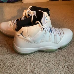 COPY - Jordan Retro 11 Legend Blue size 12